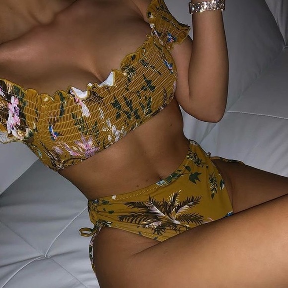 Yellow floral swimsuit - Picture 2 of 2